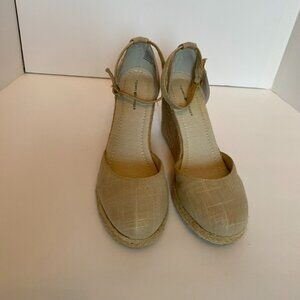 Tommy Hilfiger Cream Espadrille Womens Size 8 High Heel Closed Toe Wedge Vintage